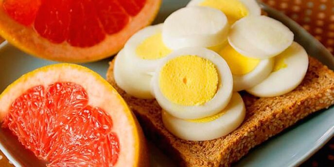 citrusy a vařená vejce pro Maggiho dietu